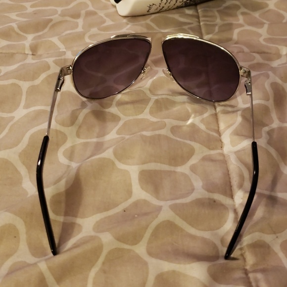Sunglasses - Picture 3 of 8